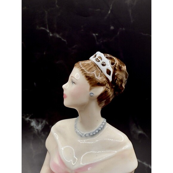 Royal Doulton Camilla HN4220 Bone China 8.5" Tall Retired England RARE - Picture 15 of 16